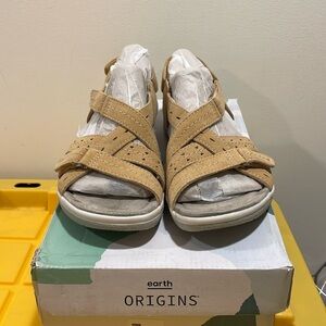 Earth Origins Sammie Sandal, Size 9.5